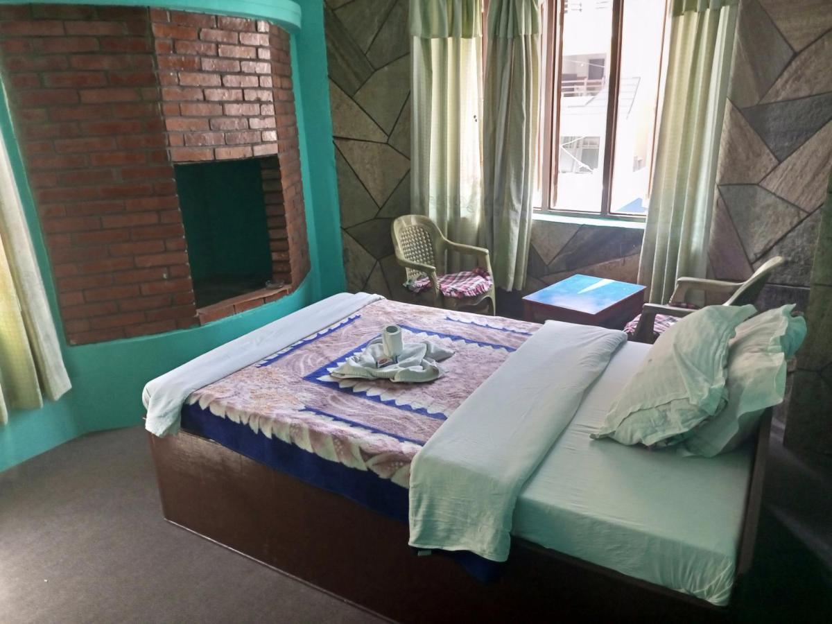 Hotel Rosemerry Pokhara Kültér fotó